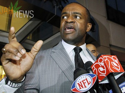 DeMaurice Smith, executive director of the NFL Players Association, talks with the media after negotiations with the NFL involving a federal mediator broke down without an agreement on Friday, March 11, 2011 in Washington.(AP Photo/Alex Brandon)   Original Filename: NFL Labor Football.JPEG-01b0e.jpg