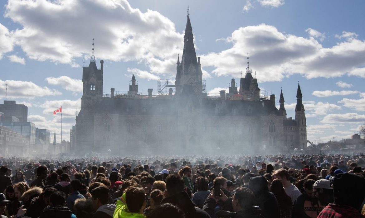 Как Канада встретила первый день легализации